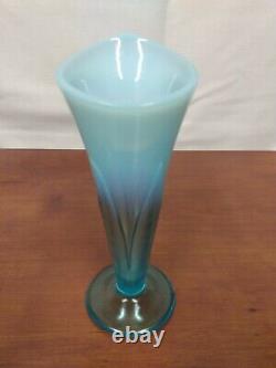 Modèle Scarce Flint Calyx Verre D'art Opalescent Bleu Difficile À Trouver Pied Bud Vase