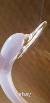 Oiseau sculptural en verre art opalescent rose signé par Elio Raffael magnifique
