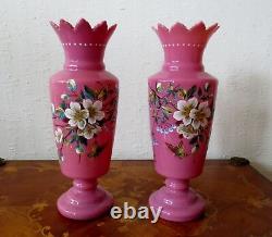 Paire De Vases De Verre Opaline Rose Antique