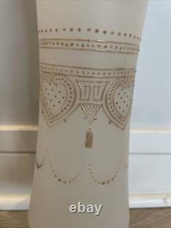 Paire Verre Opaline Français 12.75 Vases, Gilt Décoré, Vers 1880-1900