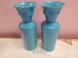 Paire assortie de vases en verre d'art opalin français du 19ème siècle, bleu canard, 11 pouces