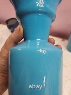 Paire assortie de vases en verre d'art opalin français du 19ème siècle, bleu canard, 11 pouces