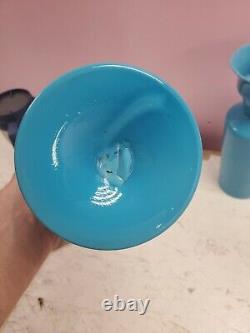 Paire assortie de vases en verre d'art opalin français du 19ème siècle, bleu canard, 11 pouces