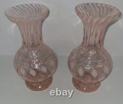 Paire de vases en verre d'art opalescent rose antique Harrach 1361