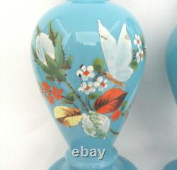 Paire de vases en verre d'art opaline bleu peints à la main de Bohême Tchèque
