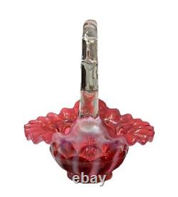 Panier Jacqueline en verre opalescent cranberry à côtes optiques Fenton Art Glass 6