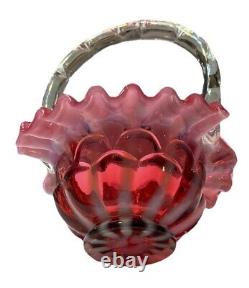 Panier Jacqueline en verre opalescent cranberry à côtes optiques Fenton Art Glass 6