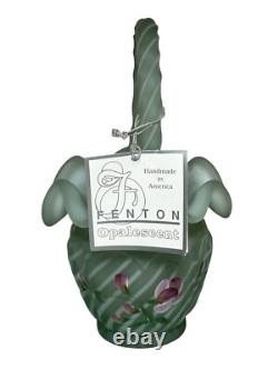 Panier en verre artistique à pois spiralés en satin opalin Fenton, peint à la main, avec tag, représentant des pois sucrés
