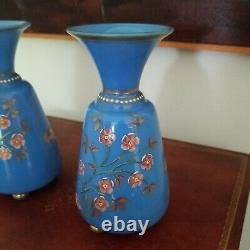Paur Of Antique Moser Vases À Pied Opaline
