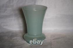 Petit vase en verre opaline bleu vintage des années 60 14cm 5.5in MCM