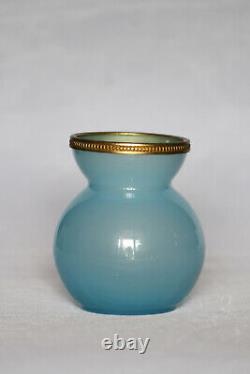 Petit vase vintage en opaline bleue italienne avec bordure en perles d'ormolu 7,5 cm 3 pouces Murano Nason