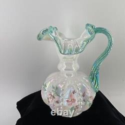 Pichet Melon en Opalescent Irisé Fenton Français avec Crête Verte signé L. Everson