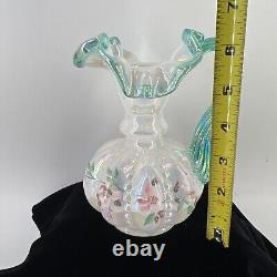 Pichet Melon en Opalescent Irisé Fenton Français avec Crête Verte signé L. Everson