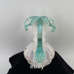 Pichet Melon en Opalescent Irisé Fenton Français avec Crête Verte signé L. Everson