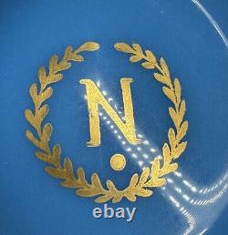 Plat Napoléon en verre opaline bleu français attribué à Baccarat avec dorure du 19ème siècle