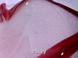 Plat en verre Bullicante Fratelli Toso en Opalescent Blanc Cranberry Papillon Murano