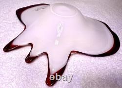Plat en verre Bullicante Fratelli Toso en Opalescent Blanc Cranberry Papillon Murano