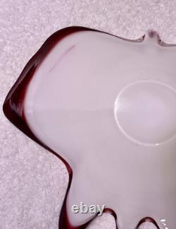 Plat en verre Bullicante Fratelli Toso en Opalescent Blanc Cranberry Papillon Murano