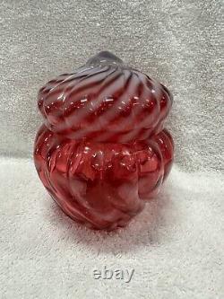 Pot à poudre en verre d'art Fenton Cranberry Opalescent à motif en spirale et cœur vintage