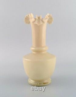 Quatre Vases Antiques En Verre D'art Opale Peint À La Main. Env. 1900