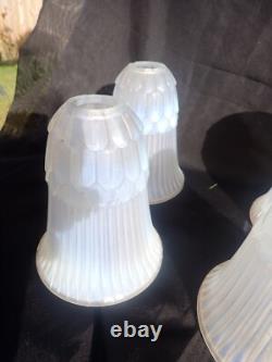 Quatre abat-jours en verre opalin vaseline Art Déco français antique