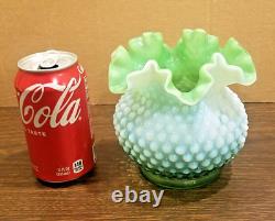 RARE Fenton Lime Green Opalescent Hobnail Cased Squatty 5 Rose Bowl Vase 
  
<br/>	
	  <br/>	 Traduction en français : 	
	<br/> RARE Fenton Lime Green Opalescent Hobnail Cased Squatty 5 Rose Bowl Vase