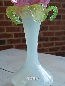 RARE Paire d'anciens vases en verre art nouveau opalescent KRALIK de forme florale