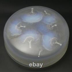 R. Lalique Français Opalescent Art Glass’happes' Powder Bowl C. 1930
