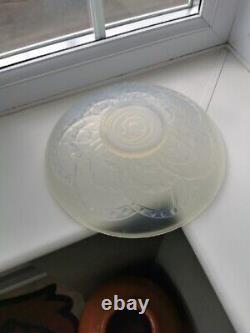 Rare Bol en verre opalescent Art Déco en arcades de Sevres français par J Landier des années 1930