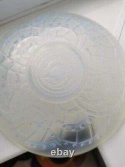Rare Bol en verre opalescent Art Déco en arcades de Sevres français par J Landier des années 1930