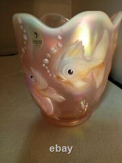 Rare Fenton Glass Opaline Bas-relief Fish Vase Hand Painted Bulles Signées