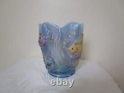 Rareté Fenton Bleu Opalescent Vase Poisson Koi Peint à la Main Signé Étiquette USA XLNT