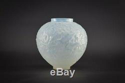 René Lalique Vase Opalescent C1920 Gui