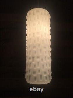 Superbe abat-jour de lampe en verre opalin des années 70 de style Space Age avec texture Op Art du milieu du siècle