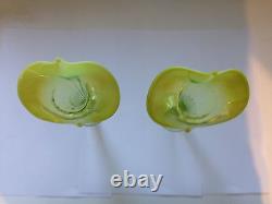 Superbe paire de vases en verre opalescent de style Art Nouveau 'Jack-in-the-Pulpit'