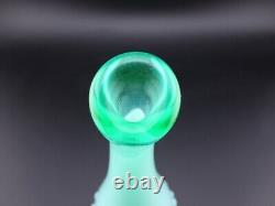 Translate this title in French: Vase en émail opalescent vert Fenton Vintage qui brille à l'uranium avec des clous en relief en forme de bulle