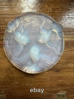Trivet en verre opalescent Verlys France Art Déco poisson