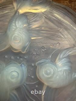 Trivet en verre opalescent Verlys France Art Déco poisson