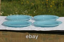 Un ensemble de 4 assiettes à gâteau en opaline bleue vintage par Gunnar Ander Lindshammar Glasbruk