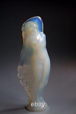 Une figure en silhouette en verre opalescent Sabino Art Déco