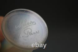 Une figure en silhouette en verre opalescent Sabino Art Déco