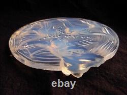 VERLYS, SOUS-VERRE EN VERRE OPALISSCENT ART DÉCO FRANÇAIS, POISSON, SIGNÉ, ANNÉES 1930