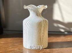 Vase Art Verre Opalescent Ribbed Spiral