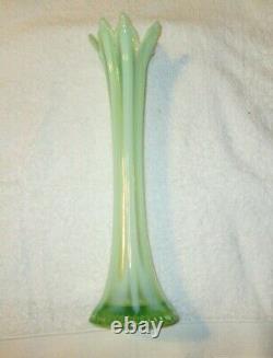 Vase D'opalescent Vase Vase D'uranium Vintage