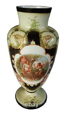 Vase D'opaline Signé Au Xixe Siècle Avec Décoration Dorée De La Maison Osbourne