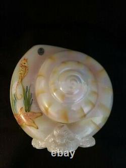 Vase De L'escargot De La Mer Nautilus Opalescente De Fenton Rare 242/250