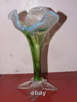 Vase En Verre D'iris Floriforme Opalescente De Kralik