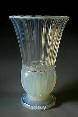 Vase En Verre Opalescent Art Déco Pierre D'avessen