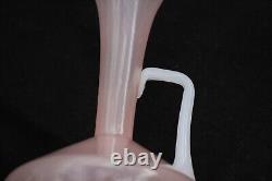 Vase Ewer en Opaline Rose italienne vintage Italie 23cm 9.06in MCM années 60