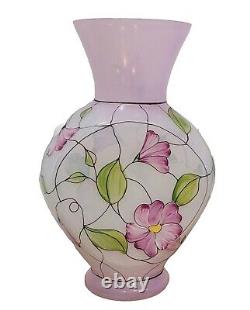 Vase Fenton QVC en verre d'art opalescent français, vitrail floral peint à la main.
